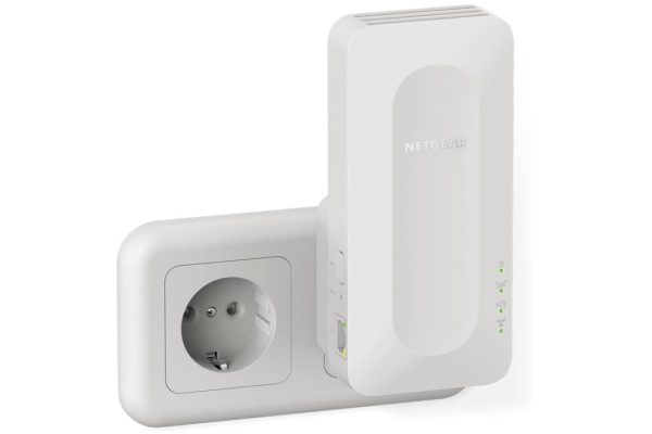 Occhio al prezzo di questo Ripetitore Wi-Fi NETGEAR AX1600 EAX12: -55% con prestazioni garantite