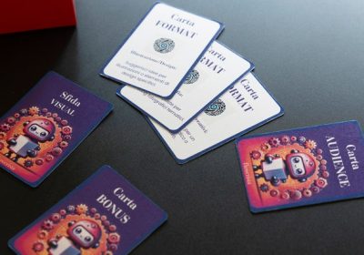 Prompt’n’play, il gioco di carte per conoscere l’intelligenza artificiale generativa