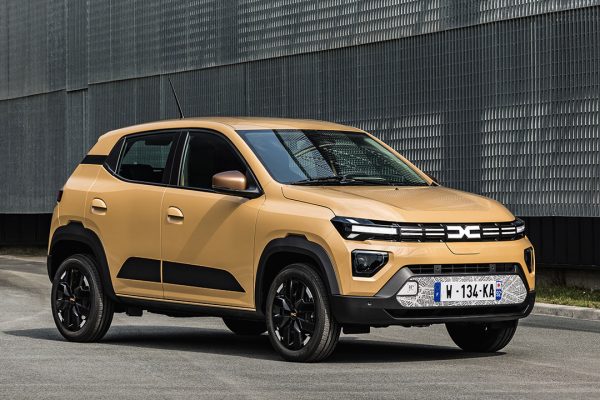 Prova della nuova Dacia Spring: cambia tutto, ma è la stessa furba Spring