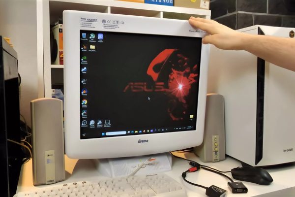 Raggiunto il refresh rate di 700 Hz…su un monitor CRT più vecchio di 20 anni