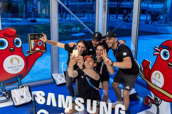 Samsung consegna agli atleti 17.000 Galaxy Z Flip6 Olympic Edition
