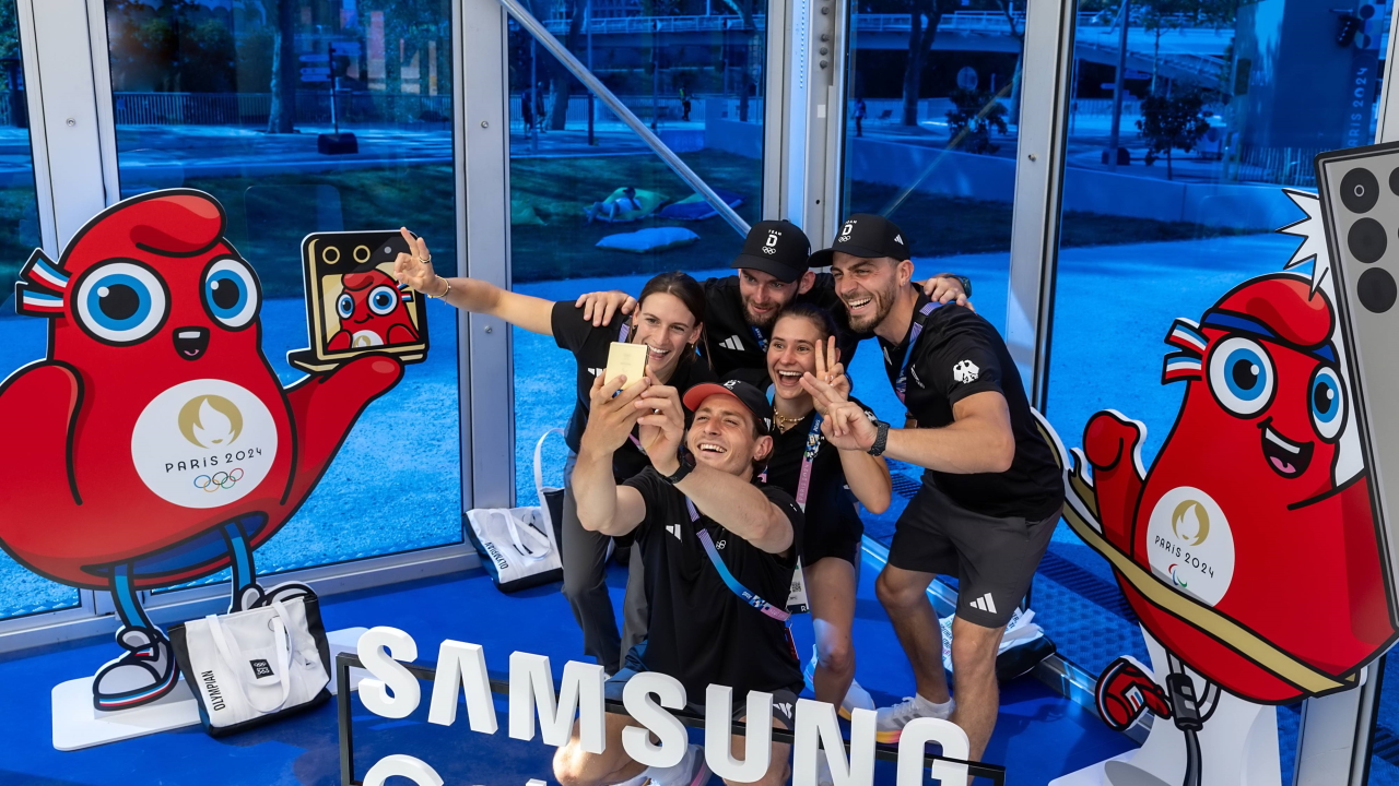 Samsung consegna agli atleti 17.000 Galaxy Z Flip6 Olympic Edition