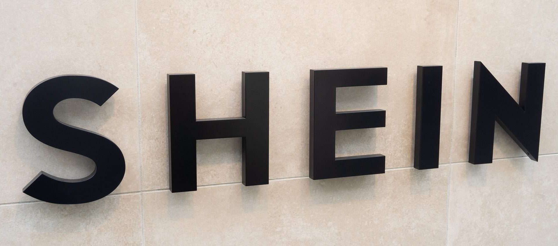 Temu e Shein dovranno pagare più dazi doganali