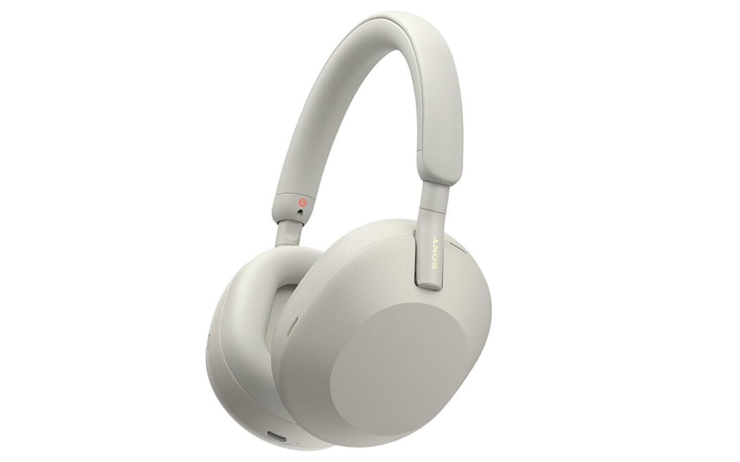 Sony WH-1000XM5: le cuffie più desiderate sono ancora più scontate, minimo storico a 229€, -45% sul listino!