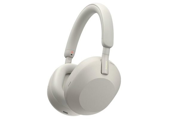 Sony WH-1000XM5: le cuffie più desiderate sono ancora più scontate, minimo storico a 229€, -45% sul listino!