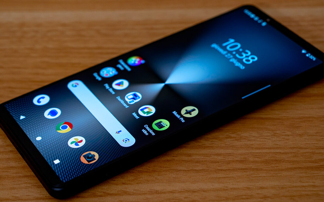 Sony Xperia 1 VI: design più tradizionale e un perfetto cameraphone è servito