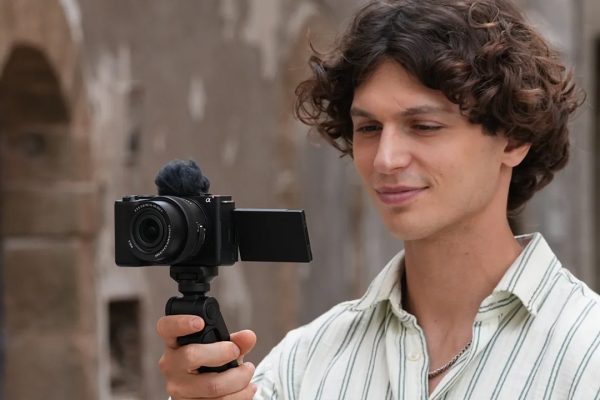 Sony annuncia la nuova fotocamera ZV-E10 Mark II e l'ottica E PZ 16-50mm