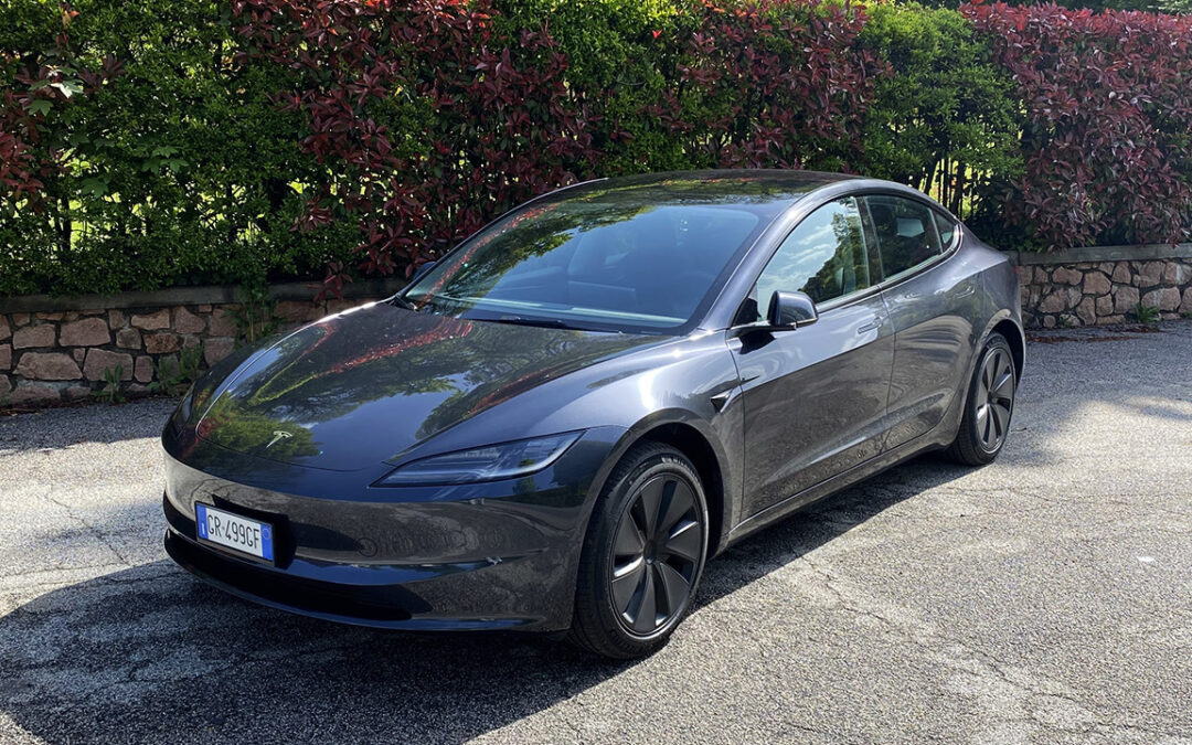 Tesla Model 3 RWD Highland, come migliorare un prodotto già ottimo | Video