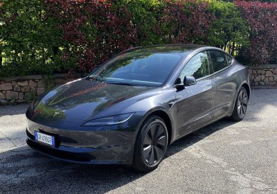 Tesla Model 3 RWD Highland, come migliorare un prodotto già ottimo | Video