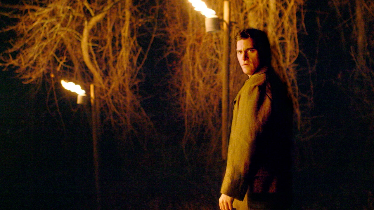 The Village di M. Night Shyamalan compie vent’anni ed è stato un’eccezionale metafora politica