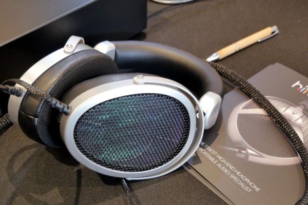 Tra cuffie elettrostatiche e lettori portatili con valvole: le novità di Astell&amp;Kern e HiFiMAN