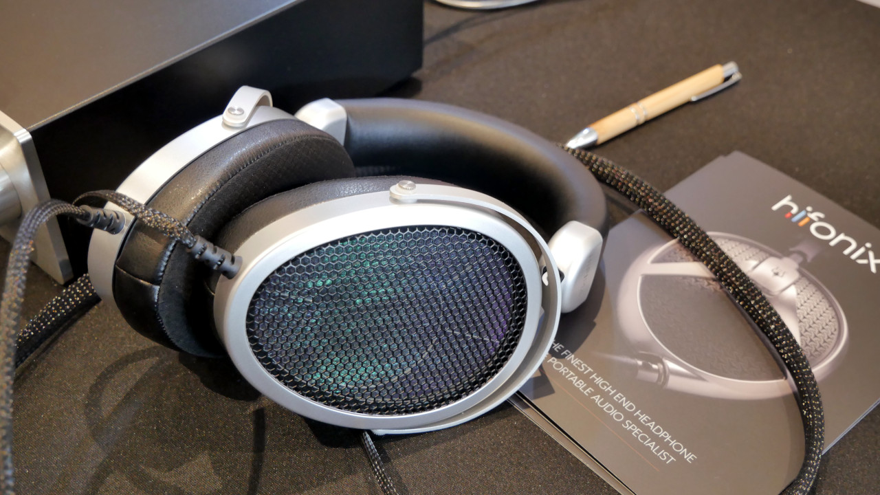 Tra cuffie elettrostatiche e lettori portatili con valvole: le novità di Astell&amp;Kern e HiFiMAN