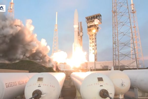 ULA ha lanciato l'ultimo razzo spaziale Atlas V dedicato a una missione della sicurezza nazionale statunitense