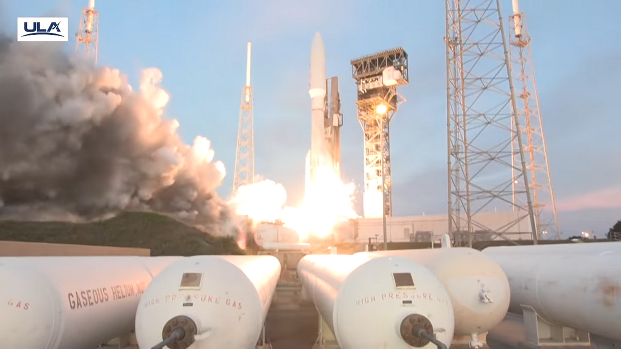 ULA ha lanciato l'ultimo razzo spaziale Atlas V dedicato a una missione della sicurezza nazionale statunitense