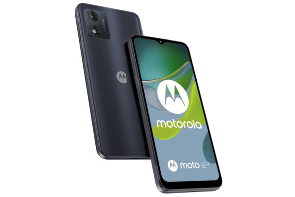 Uno smartphone praticamente regalato: Motorola e13 8GB/128GB e batteria da 5000mAh costa 87€!