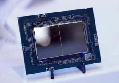 Intel compie 56 anni e punta sull’accelerazione nel settore dei semiconduttori