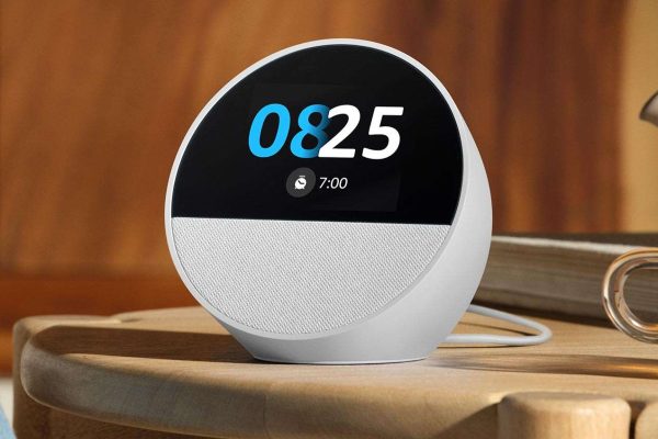 arriva la sveglia intelligente con Alexa