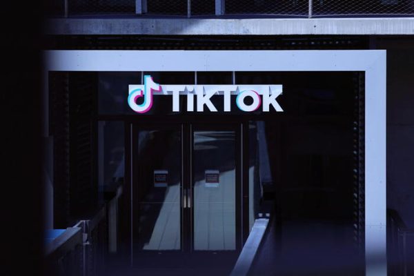 TikTok stringe le redini per garantire la sicurezza degli utenti europei su Web & Social