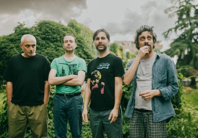 Gli I Hate My Village scompaiono nei glitch del video di Erbaccia