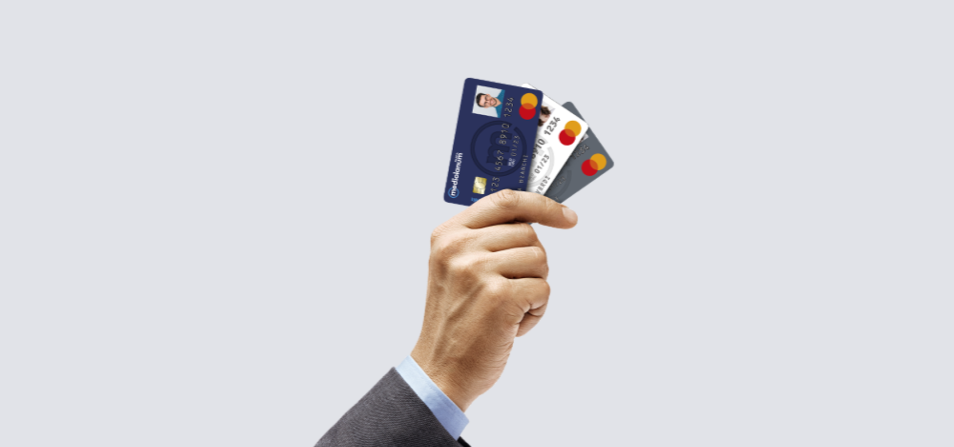 Carta di credito Mediolanum recensione 2024: funzionalità e costi