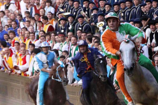 Guarda il Palio di Siena in diretta streaming, anche dall’estero