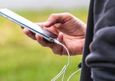 Telefonia fissa e mobile, in 10 anni spesa italiani ridotta di 6 miliardi di euro