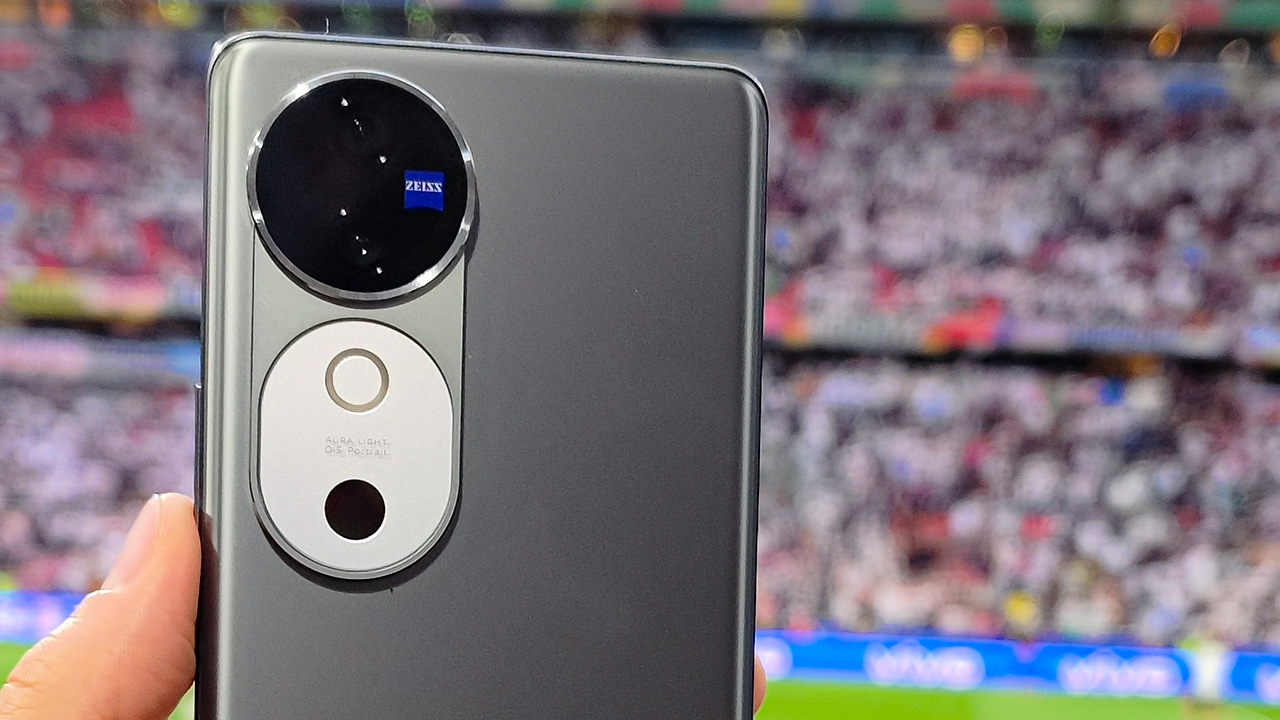 vivo V40 5G: onesto cameraphone ZEISS alla metà del prezzo dei top di gamma