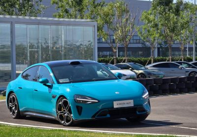 Xiaomi SU7 la supercar che si crede uno smartphone