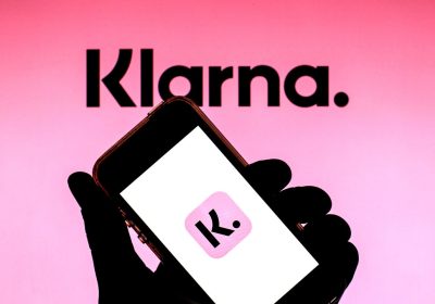Klarna vuole sostituire metà dei dipendenti con l’AI