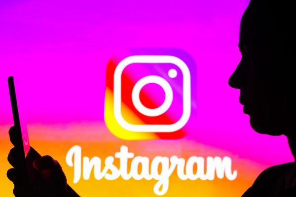 Instagram apre a post con fino a 20 foto o video