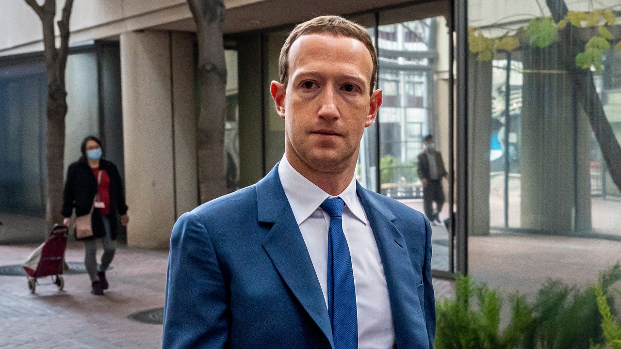 Mark Zuckerberg dice di aver ricevuto pressioni dalla Casa Bianca per bloccare alcuni post su Covid-19