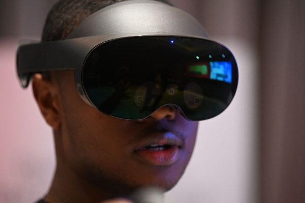 Meta abbandona il progetto del visore anti Vision Pro, in arrivo un nuovo modello economico