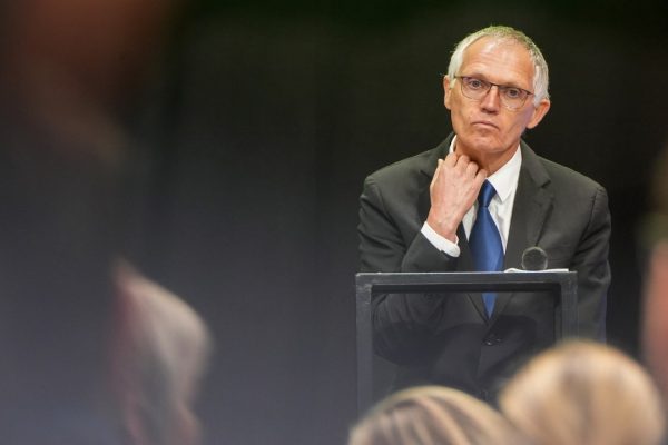 Stellantis, che ne è del piano di costruire una fabbrica di batterie in Italia?