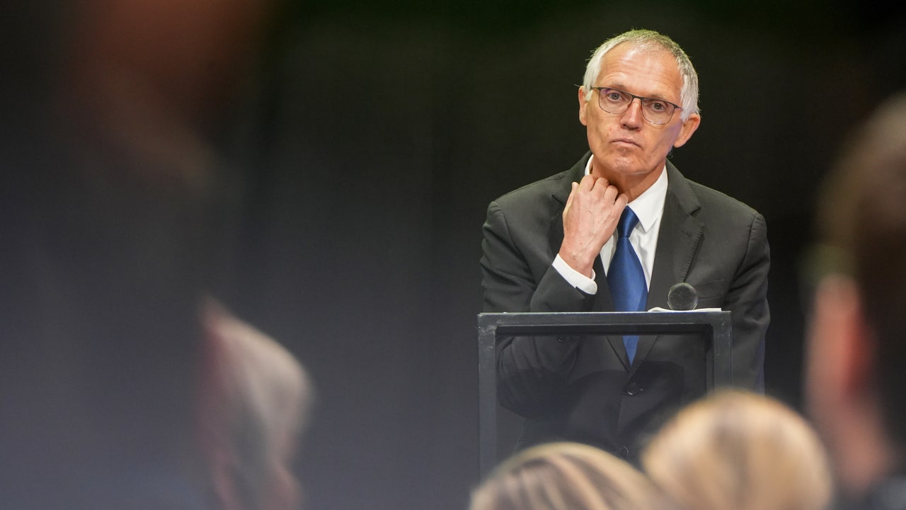 Stellantis, che ne è del piano di costruire una fabbrica di batterie in Italia?