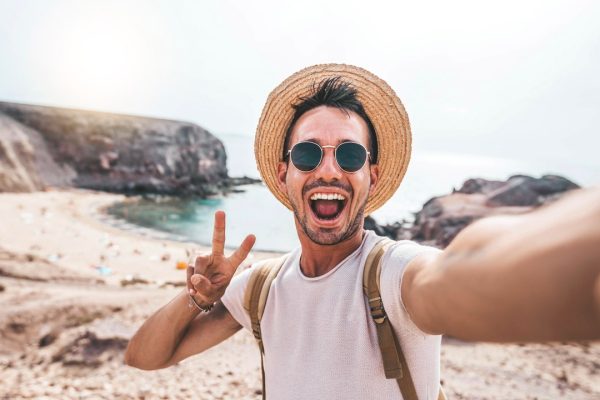 Meno selfie e foto social, mettono a rischio la natura