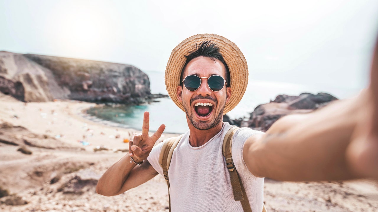 Meno selfie e foto social, mettono a rischio la natura