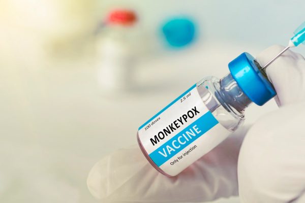 Vaiolo delle scimmie, chi viaggia deve vaccinarsi?