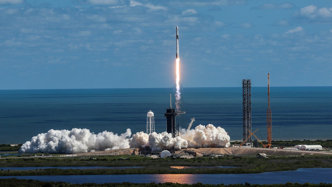 SpaceX, dopo il fallimento del recupero del Falcon 9 i permessi per i lanci sono stati sospesi