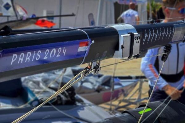 Olimpiadi del futuro: Galaxy S24 utilizzati sulle barche durante le gare di vela