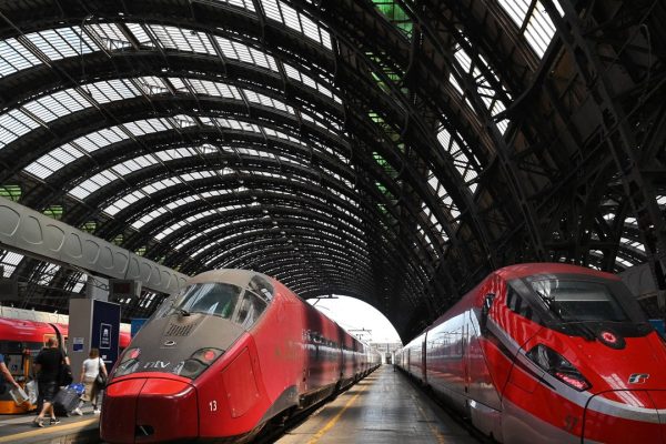 Trenitalia, sarà un agosto ancora più lento per i treni dell’alta velocità