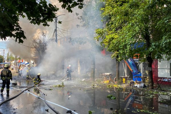 La Russia ha risposto all’incursione ucraina bombardando un supermercato