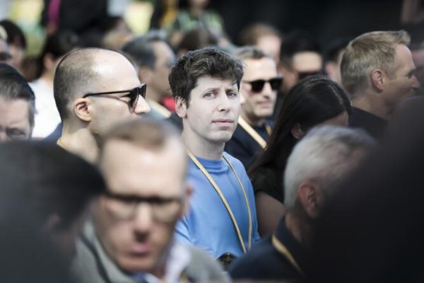 OpenAI continua a perdere pezzi: altri due manager se ne vanno