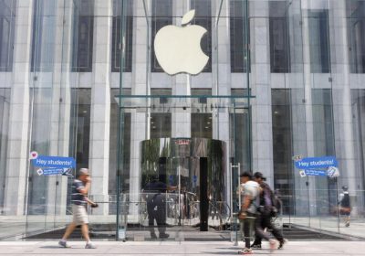 Apple supera le aspettative ma risente della frenata in Cina, Amazon registra un significativo aumento dei profitti
