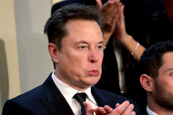 Il Brasile blocca i conti di Starlink e minaccia di bandire X