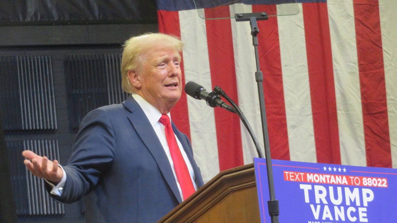 Trump, l’uomo che riceve tutti i giorni una t-shirt con l’ex presidente senza averla mai ordinata