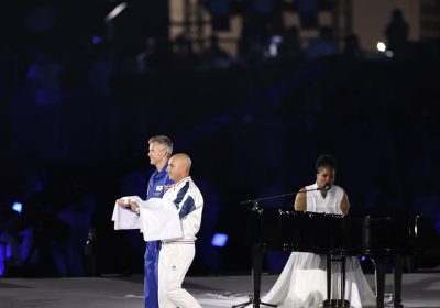 Paralimpiadi 2024, la storia e i successi del portabandiera astronauta John McFall