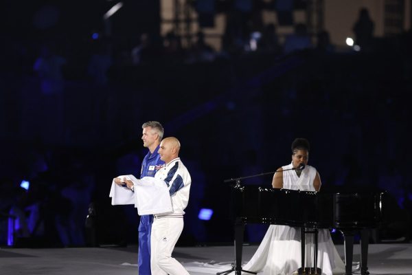 Paralimpiadi 2024, la storia e i successi del portabandiera astronauta John McFall