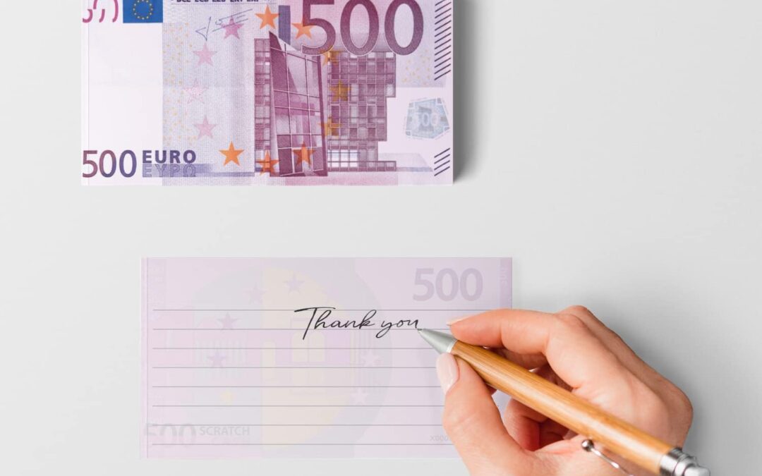 Scratch Cash Block 500 € Euro – 50 Banconote su Cui Scrivere, Soldi Coupon, Block Notes, Buoni Sconto, Gadget (Dimensioni Aumentate al 125% Rispetto a Quelle Reali)