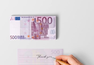 Scratch Cash Block 500 € Euro – 50 Banconote su Cui Scrivere, Soldi Coupon, Block Notes, Buoni Sconto, Gadget (Dimensioni Aumentate al 125% Rispetto a Quelle Reali)
