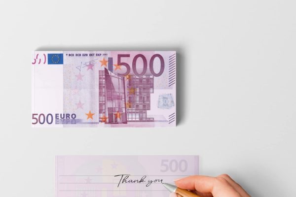 Scratch Cash Block 500 € Euro – 50 Banconote su Cui Scrivere, Soldi Coupon, Block Notes, Buoni Sconto, Gadget (Dimensioni Aumentate al 125% Rispetto a Quelle Reali)
